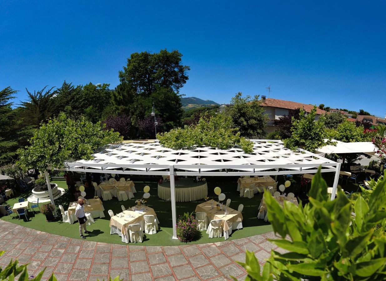 Ristorante Albergo Gerardo Di Masi Caposele Luaran gambar