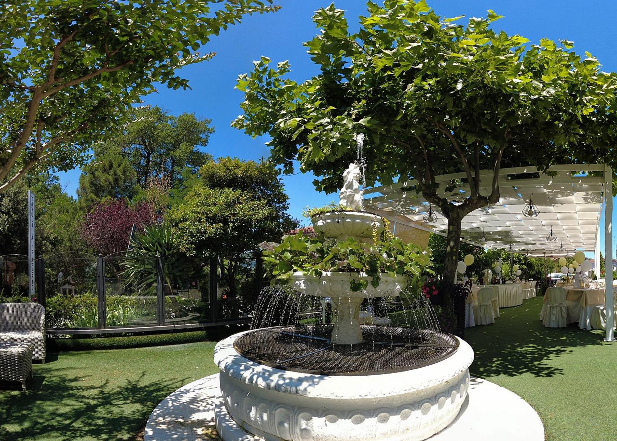 Ristorante Albergo Gerardo Di Masi Caposele Luaran gambar